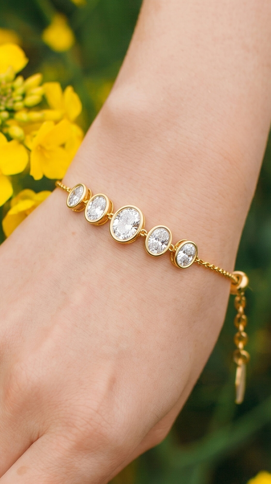 SOPHIE OVAL BRACELET